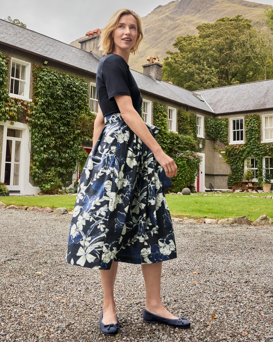 Highmoor Dress with floral skirt (Dark blue)