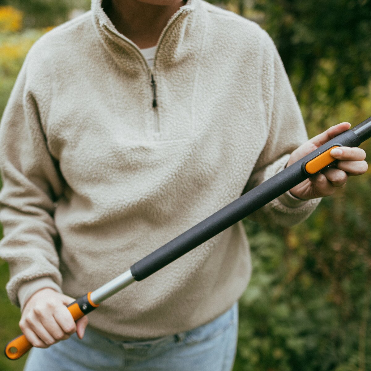 Fiskars OneClick teleskopiskais rokturis (M izmērs – roktura garums 119–179 cm – svars apm. 600 g)