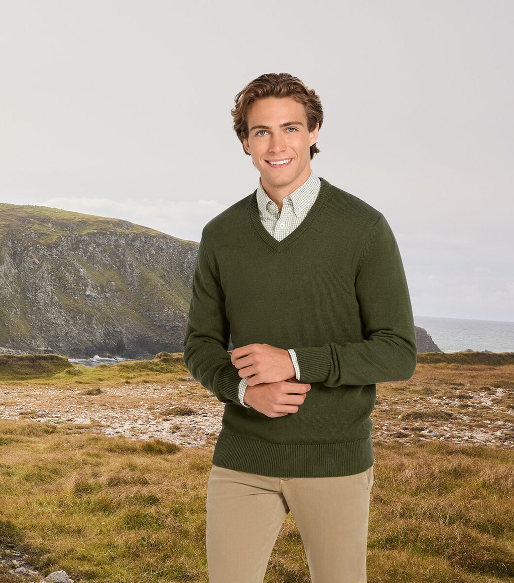 Highmoor Set: V-neck sweater & checked shirt (Green)