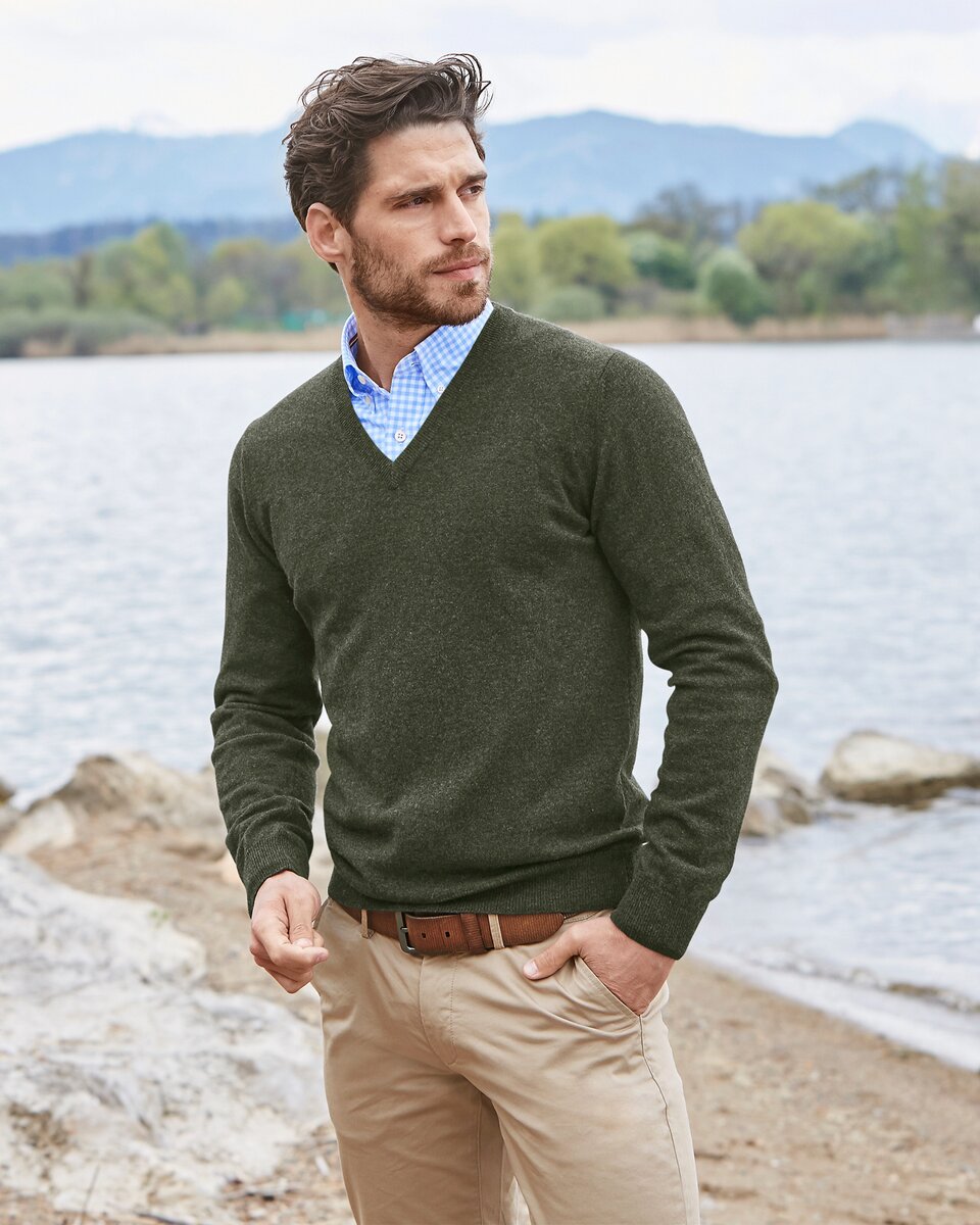 Highmoor V sweater (Olive)