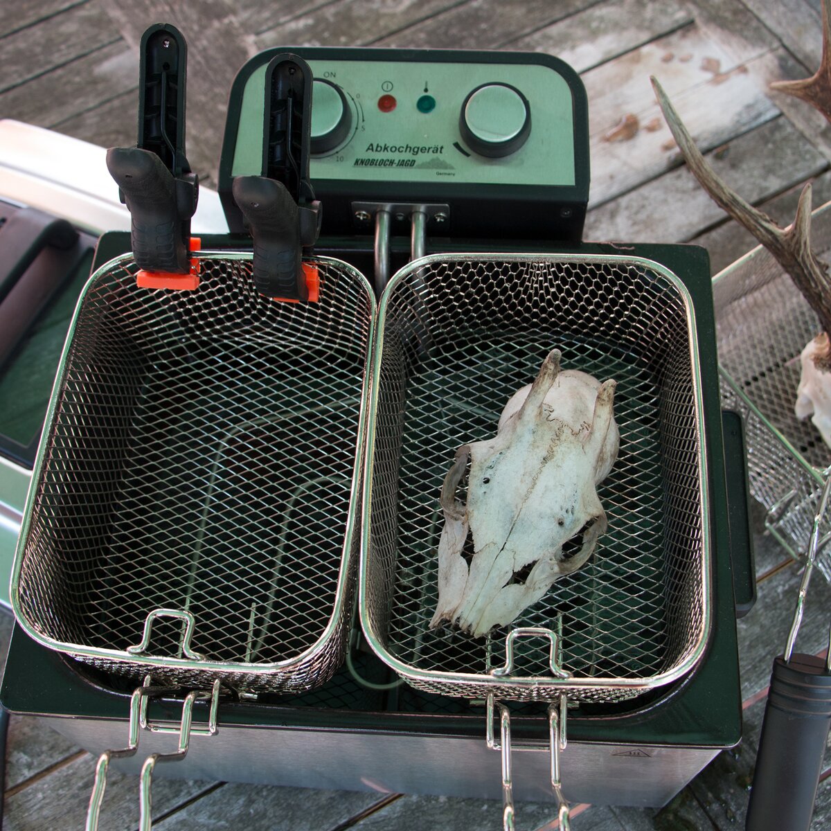Knobloch Decoction device for deer and chamois trophies