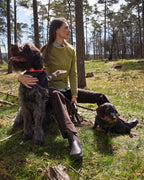 Brigitte von Schönfels Pullover with a dachshund motif (Olive)
